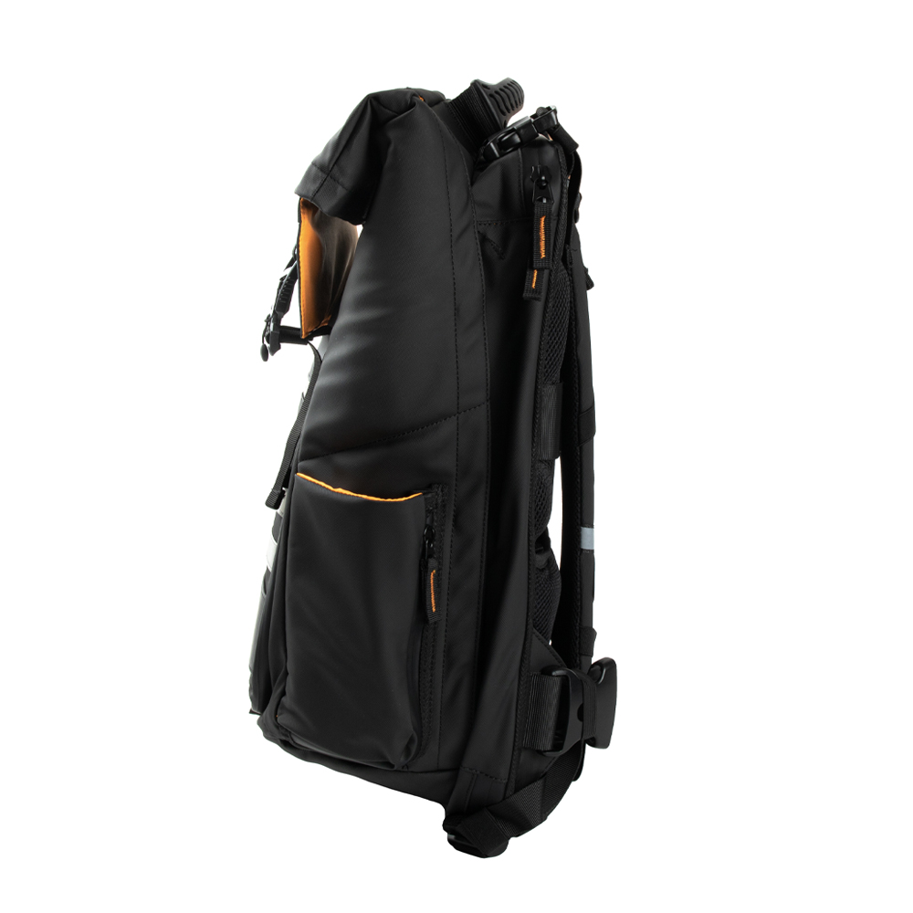 ATSA Everyday® Skateboard Backpack The ATSA Everyday® Skateboard Backpack is designed to carry any kind of (electric) skateboard together with your everyday essentials. Built with clever storage solutions for electric skateboard riders: remote controller, charger, shades, water bottle, camera tripod, fullface helmet, a change of fresh clothes/shoes and a strap for selfie sticks so you can film hands-free from a drone perspective. There is even a reinforced area for spare battery packs. With a premium rubberish coating and waterproof zippers, it's perfect for all weather conditions. The matte black design simply looks great in every situation. Confidently carry the ATSA to both client meetings and weekend road trips. It's not just another bag, the Everyday® ESK8 backpack is made to last. Premium rubberish fabric & magnetic clasp Korean-made waterproof zippers Strong enough for heavy boards Extra protective padding for laptop up to 17” Clever storage solutions for accesories