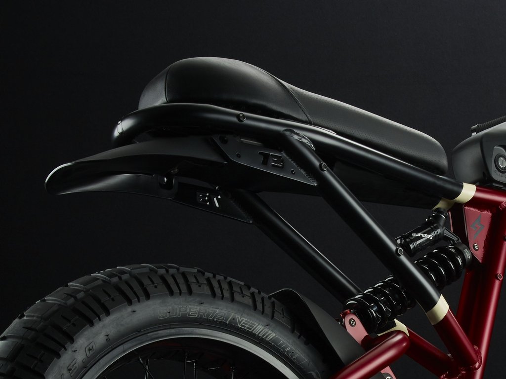 Super73-RX Carmine Red The RX debuts Super73’s most powerful and technologically advanced drive system with multi-class ride modes. This performance vehicle is a street-legal electric motorbike that does not require a license or registration. The RX also features Super73’s all-new connected electronics suite and is compatible with iOS and Android mobile devices through the new Super73 App.