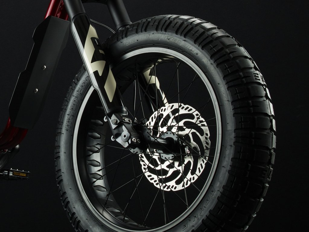 Super73-RX Carmine Red The RX debuts Super73’s most powerful and technologically advanced drive system with multi-class ride modes. This performance vehicle is a street-legal electric motorbike that does not require a license or registration. The RX also features Super73’s all-new connected electronics suite and is compatible with iOS and Android mobile devices through the new Super73 App.