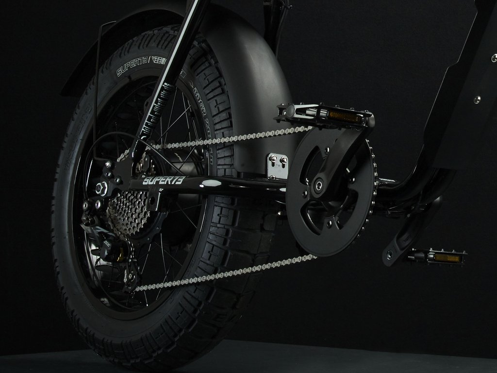 SUPER73-S2 Galaxy Black The Super73-S2 is a high performance street-legal electric motorbike that does not require a license or registration. Designed for the urban adventurer, the agile S2 is a sport-cruiser style motorbike built with an aircraft-grade aluminum alloy frame and a fully adjustable air spring suspension fork. The S2 also features Super73's all-new connected electronics suite that is compatible with iOS and Android mobile devices through the new Super73 App.
