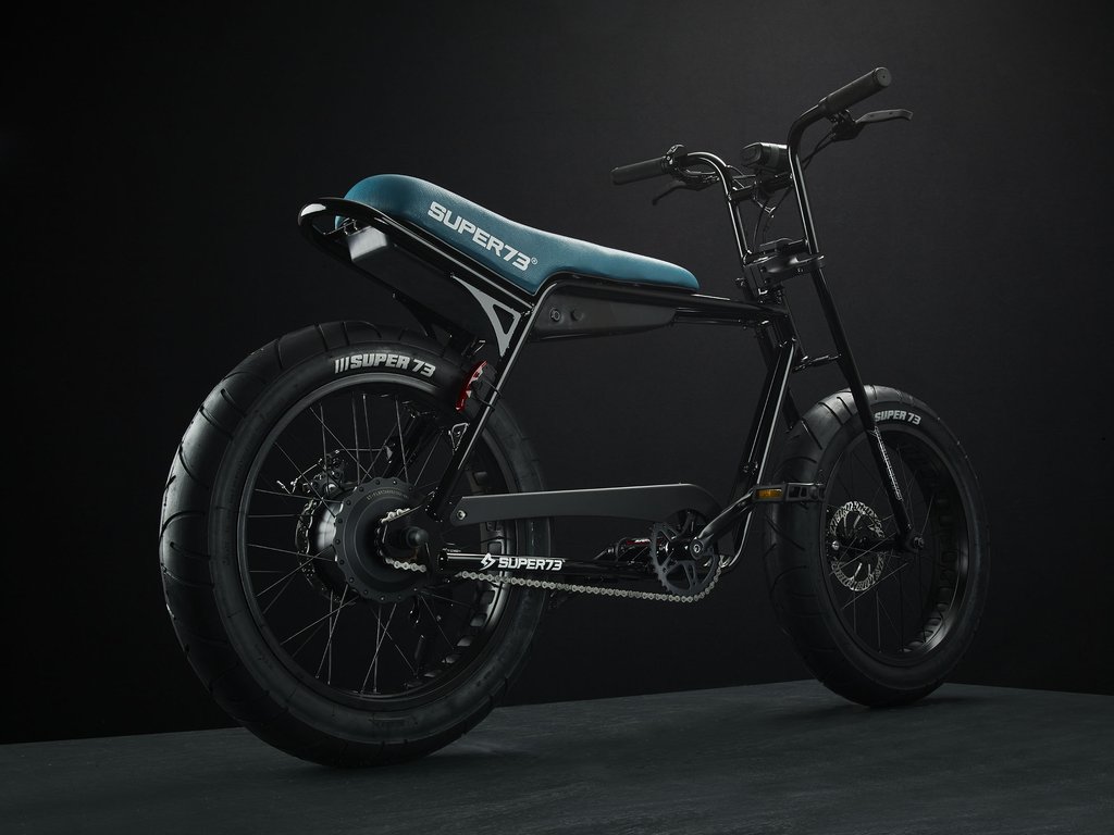 SUPER73-ZG Jet Black The SUPER73-ZG is perfect for exploring the city. The compact frame and the EPAC 250W internal hub motor make an excellent vehicle for anyone who wants the superior feeling of a regular SUPER73 with a smaller frame.