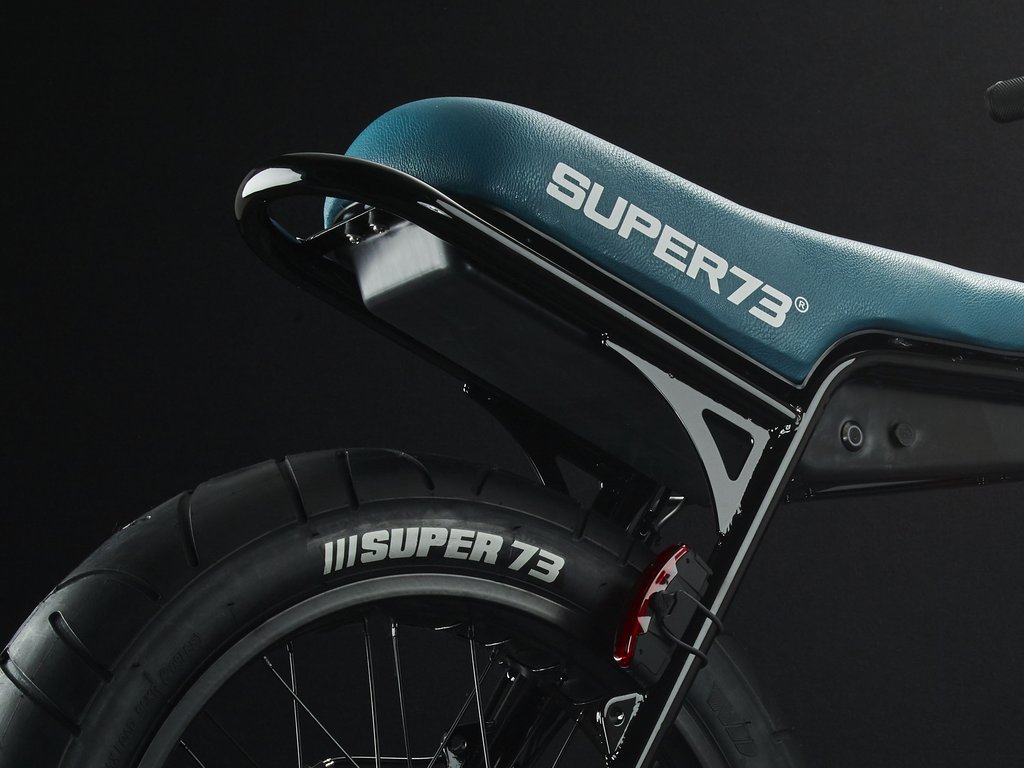 SUPER73-ZG Jet Black The SUPER73-ZG is perfect for exploring the city. The compact frame and the EPAC 250W internal hub motor make an excellent vehicle for anyone who wants the superior feeling of a regular SUPER73 with a smaller frame.