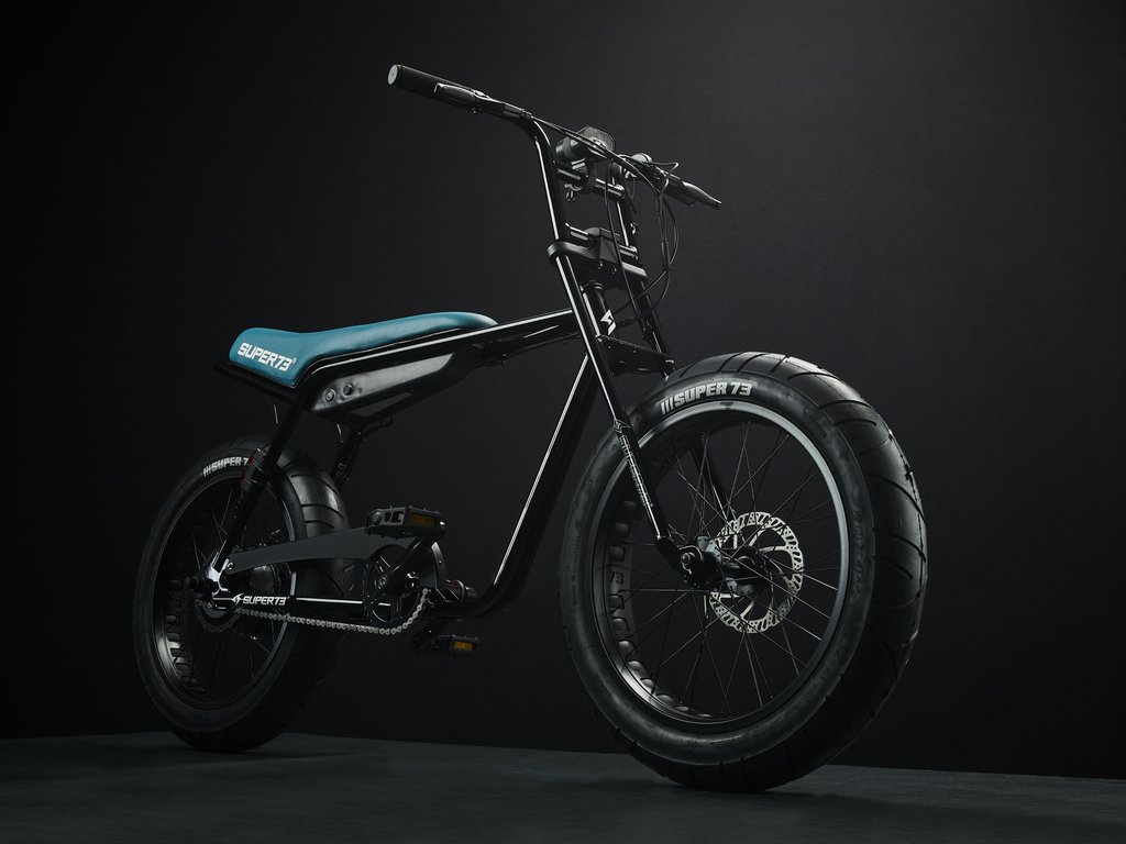 SUPER73-ZG Jet Black The SUPER73-ZG is perfect for exploring the city. The compact frame and the EPAC 250W internal hub motor make an excellent vehicle for anyone who wants the superior feeling of a regular SUPER73 with a smaller frame.