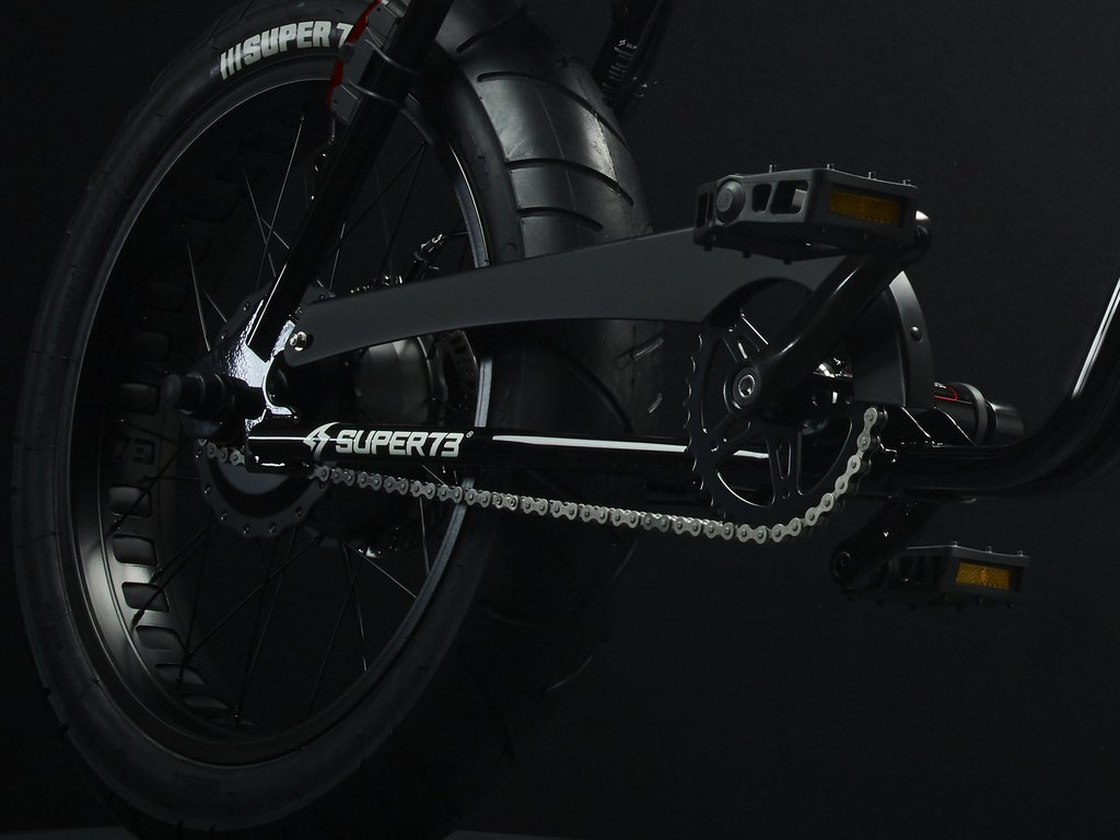 SUPER73-ZG Jet Black The SUPER73-ZG is perfect for exploring the city. The compact frame and the EPAC 250W internal hub motor make an excellent vehicle for anyone who wants the superior feeling of a regular SUPER73 with a smaller frame.