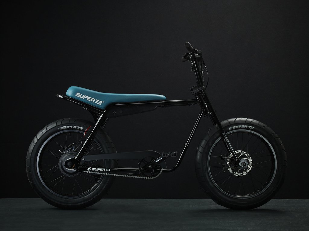 SUPER73-ZG Jet Black The SUPER73-ZG is perfect for exploring the city. The compact frame and the EPAC 250W internal hub motor make an excellent vehicle for anyone who wants the superior feeling of a regular SUPER73 with a smaller frame.