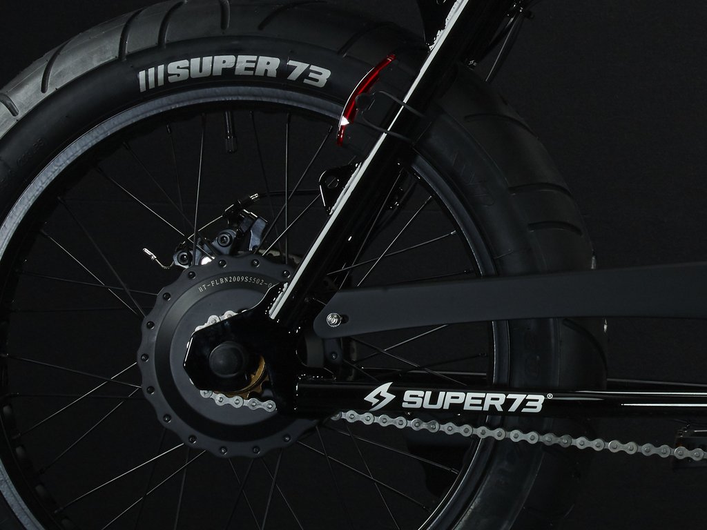 SUPER73-ZG Jet Black The SUPER73-ZG is perfect for exploring the city. The compact frame and the EPAC 250W internal hub motor make an excellent vehicle for anyone who wants the superior feeling of a regular SUPER73 with a smaller frame.