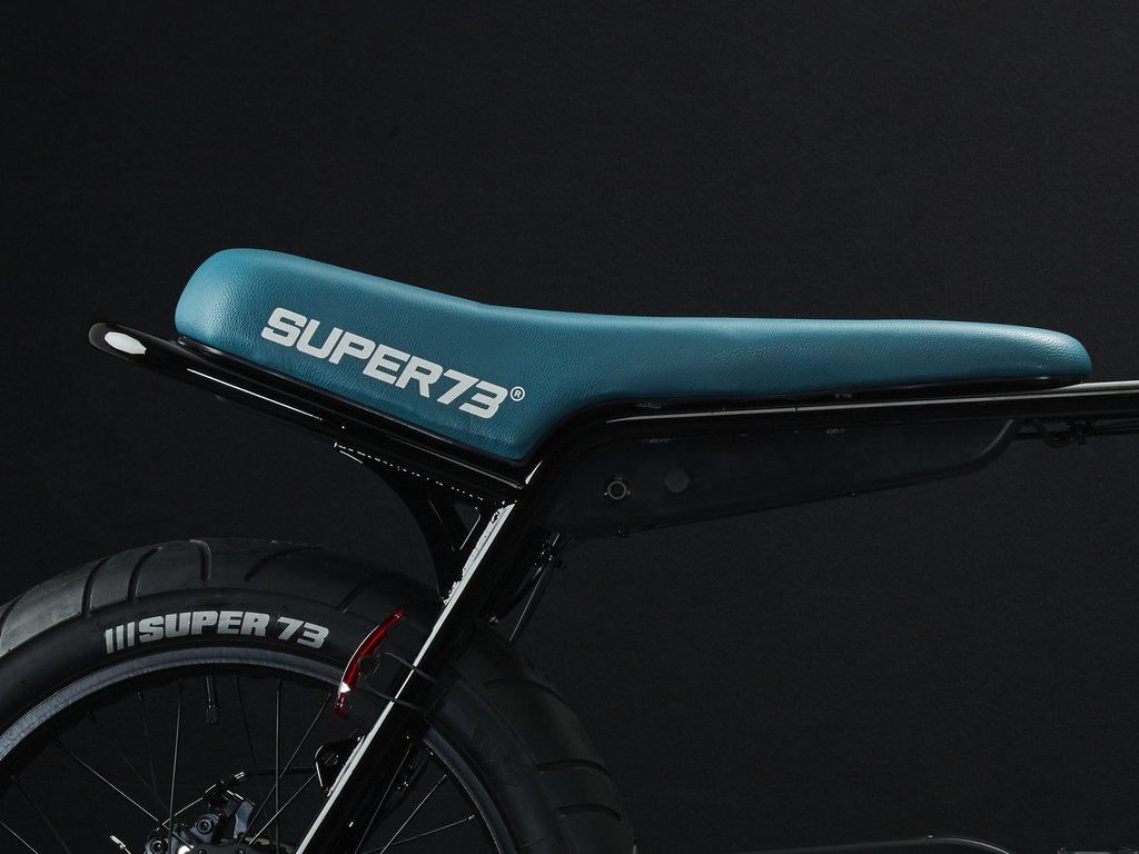 SUPER73-ZG Jet Black The SUPER73-ZG is perfect for exploring the city. The compact frame and the EPAC 250W internal hub motor make an excellent vehicle for anyone who wants the superior feeling of a regular SUPER73 with a smaller frame.