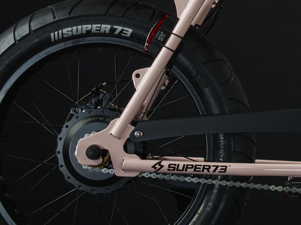 SUPER73-ZG Millenial Pink The SUPER73-ZG is perfect for exploring the city. The compact frame and the EPAC 250W internal hub motor make an excellent vehicle for anyone who wants the superior feeling of a regular SUPER73 with a smaller frame.