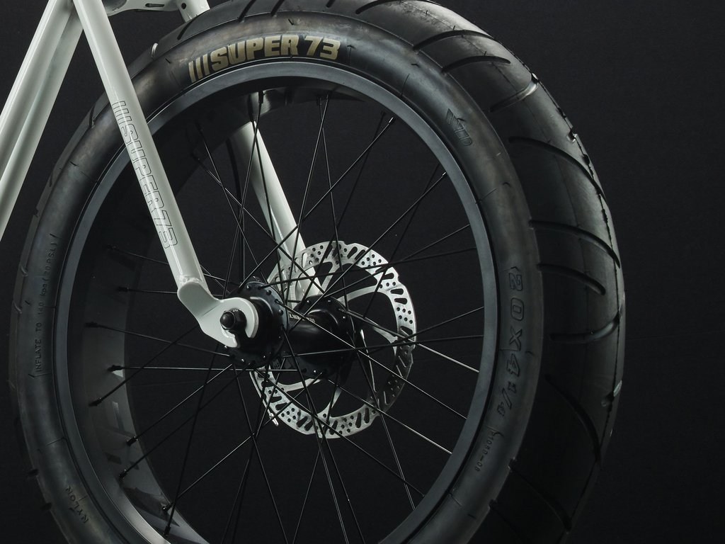 SUPER73-ZG White The SUPER73-ZG is perfect for exploring the city. The compact frame and the EPAC 250W internal hub motor make an excellent vehicle for anyone who wants the superior feeling of a regular SUPER73 with a smaller frame.