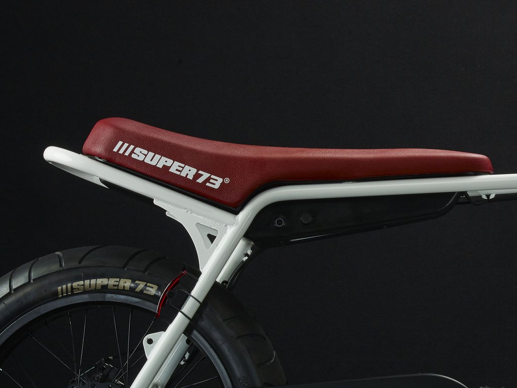 SUPER73-ZG White The SUPER73-ZG is perfect for exploring the city. The compact frame and the EPAC 250W internal hub motor make an excellent vehicle for anyone who wants the superior feeling of a regular SUPER73 with a smaller frame.