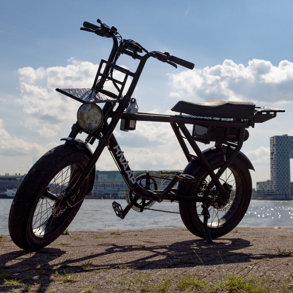 Front carrier Knaap Bike Pimp up your Knaap Bike and easily take along extra things with the front carrier specially made for the Knaap Bike Black and Knaap Bike Space Grey.