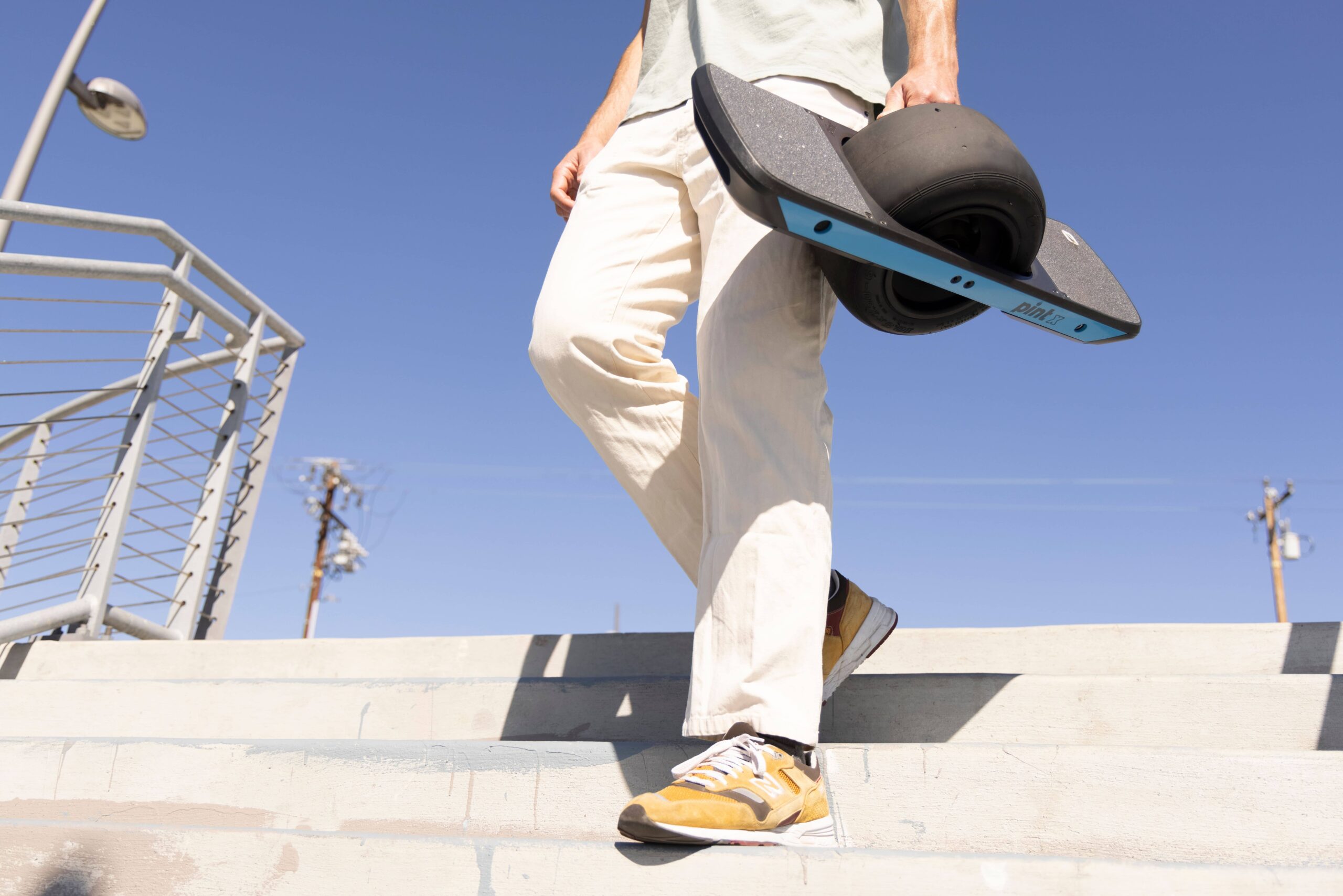 The Onewheel Pint X is in stock + free shipping! It took a while but the container with Onewheel Pint X's arrived at the Fatdaddy warehouse in Amsterdam and is now being distributed over our stores.